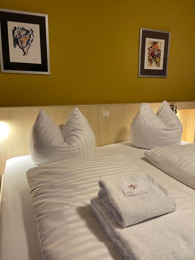 Hotel Select เมินเคงลัดบาค ภายนอก รูปภาพ